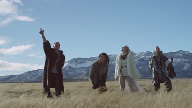 Lluvia de fuego (Official Video)