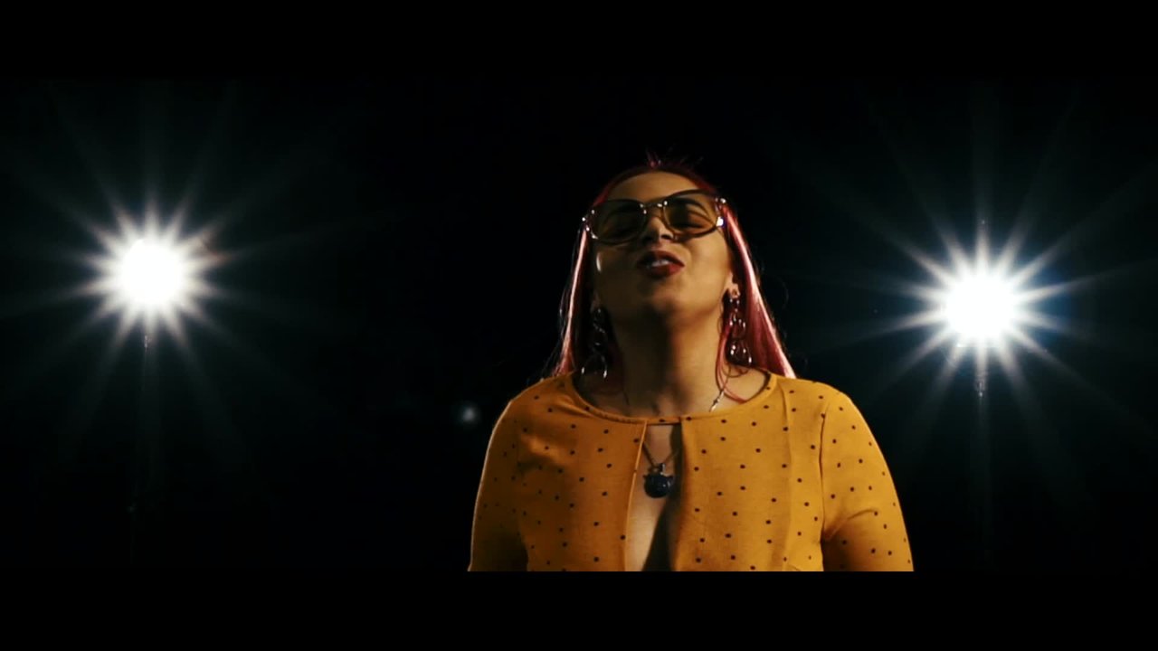 Botellas (Official Video)