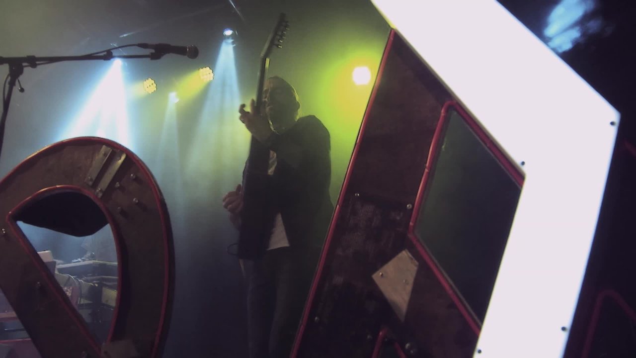 TribeQa - Talkin' about live [Official Live Video]