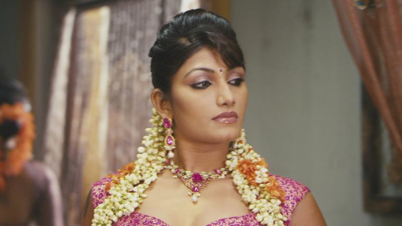 Madurai Ponnu (From "Billa 2")
