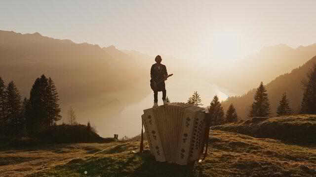 Miis Örgeli (Official Video)