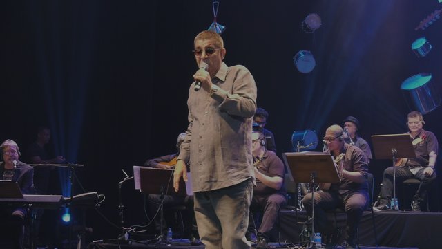 Vivo Isolado do Mundo (Ao Vivo) (Eu, Você e o Samba)