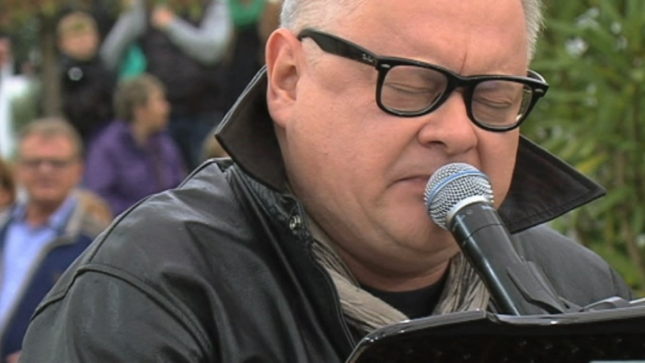 Dein ist mein ganzes Herz (ZDF-Fernsehgarten 03.05.2015) (VOD)