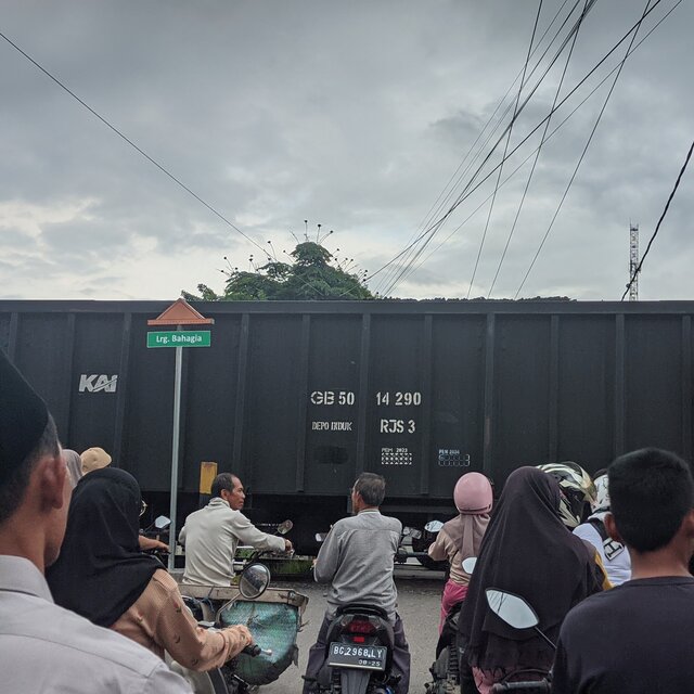 Jalan Biru Toska