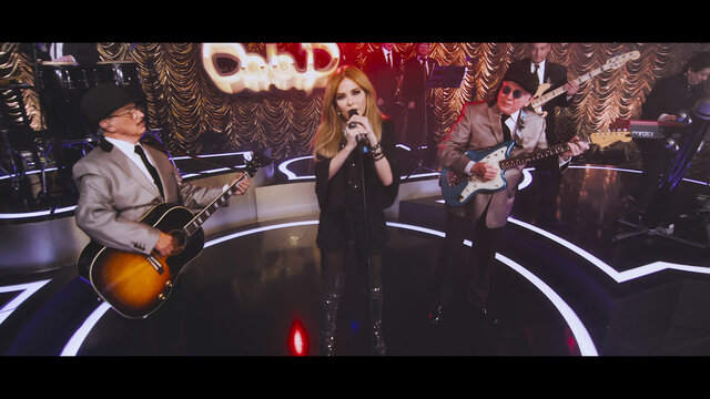 Cómo Sufro (feat. Gloria Trevi)