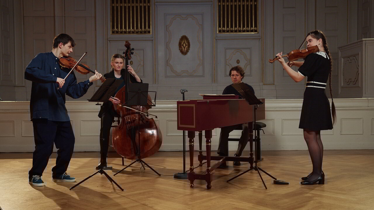 Mozart: Serenade in C Major, K. 648 "A Very Little Night Music" (Original Version for 2 Violins & Bass): VII. Finale. Allegro