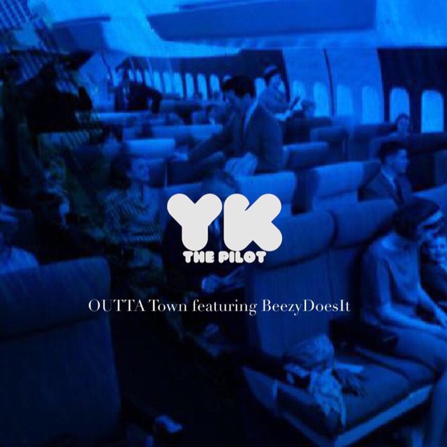Outta Town (feat. Beezydoesit)