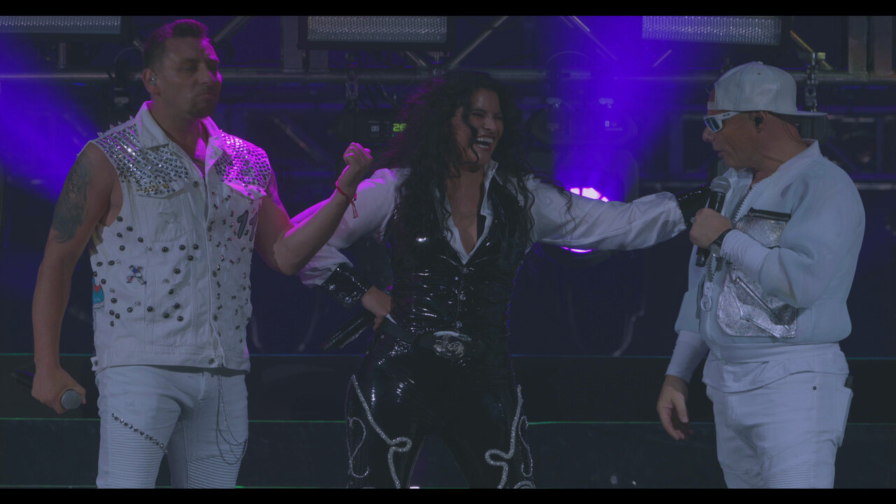 Colegiala (feat. Litzy) (En Vivo - 90's Pop Tour, Vol. 3)