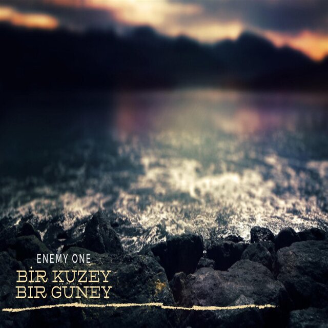 Bir Kuzey Bir Güney