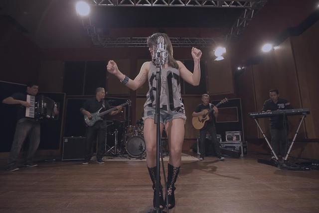 Elemento Surpresa Video Clipe By Mayara Prado On Tidal tidal