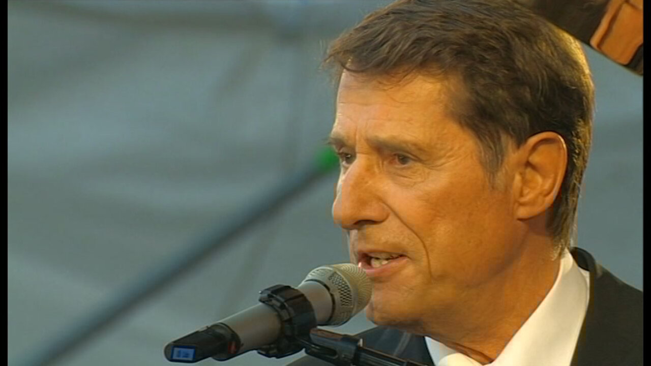 Verloren in mir / Die Welt braucht Lieder (Der Solo-Abend - Live am Gendarmenmarkt, 2005)