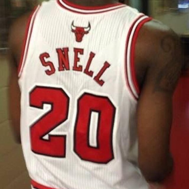 tony snell (feat. heyvelli)