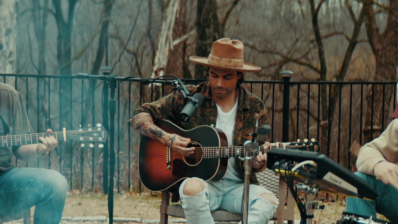 SOMEBODY IS ME (Campfire Sessions)