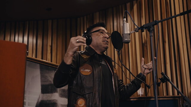 Niña Bonita (feat. Oscar Iván Treviño)