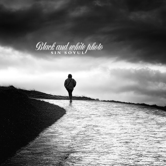 Black and white photo