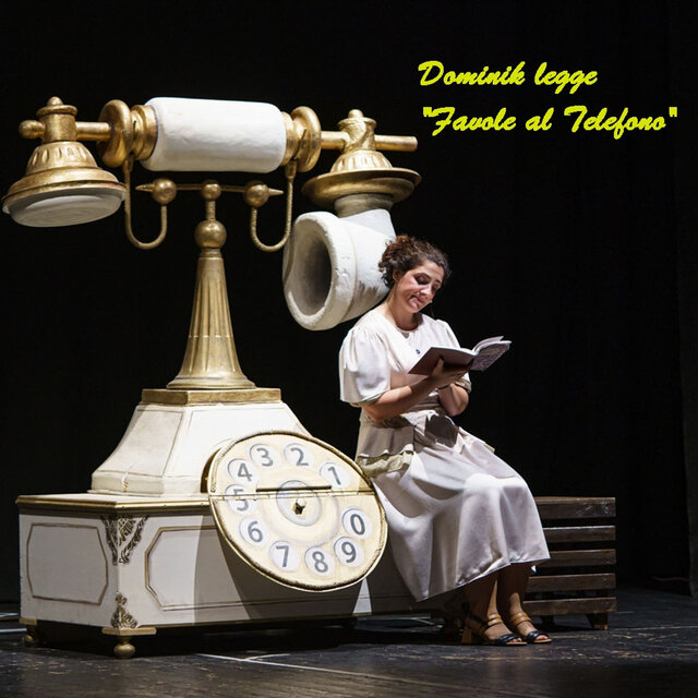 Dominik legge Favole al Telefono