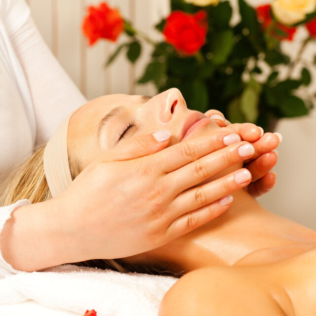 Massage Bliss: A Relaxing Touch of Chill Music