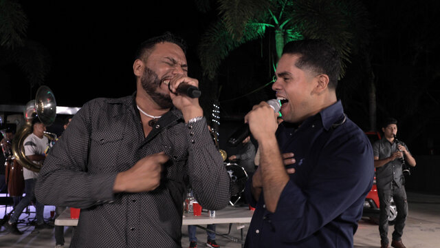 Esta Noche Voy A Verla (En Vivo)