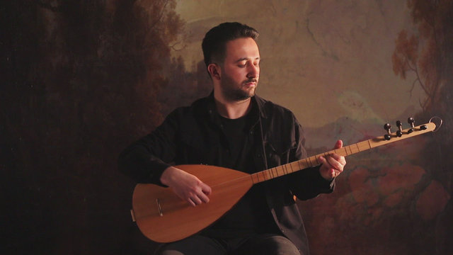 Aşağıdan Gelir Eli Develi