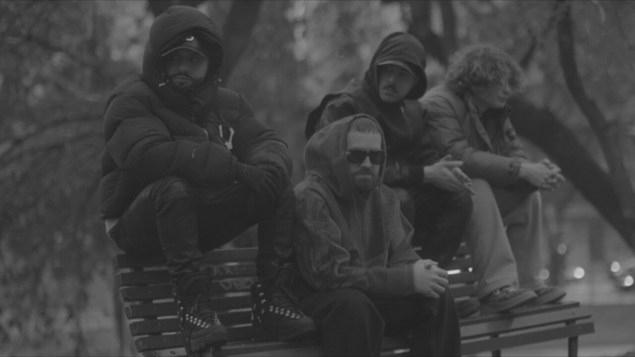 'NA VITA ANNANZ (feat. MV Killa, Yung Snapp, Lele Blade, Vale Lambo, Geolier)