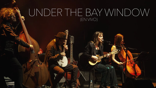 Under the bay window (En vivo) (Official Video)