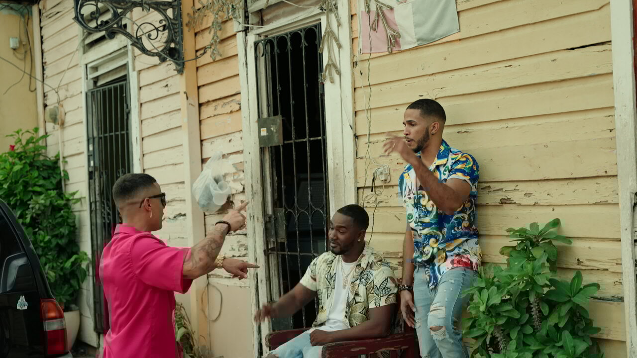 Sube Tela (Official Video)