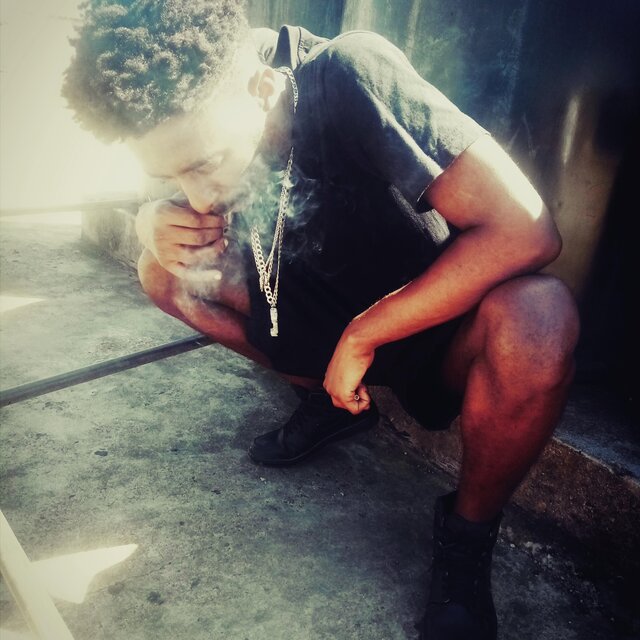 Bendo (feat. Misee Billions)