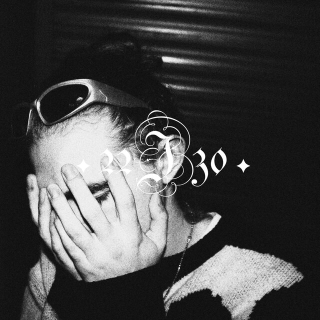 22H30