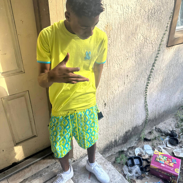 Niggas Trippn (FreeBugg)