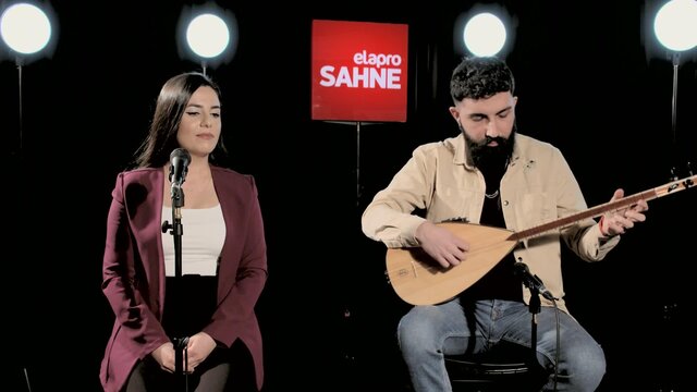 Şu Kışlanın Kapısına  (feat. Aylin Demir)