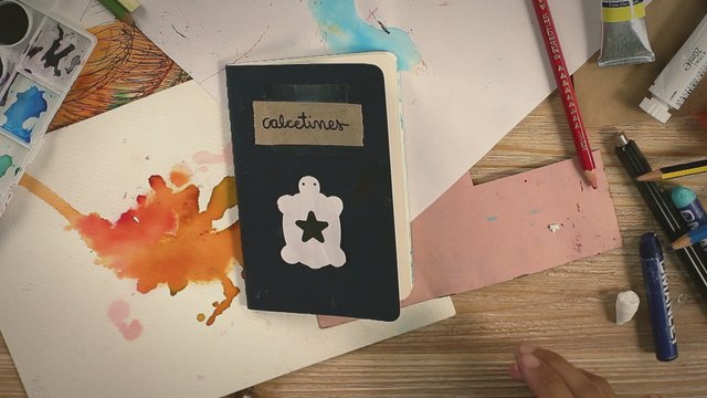 Calcetines (Lyric Video)