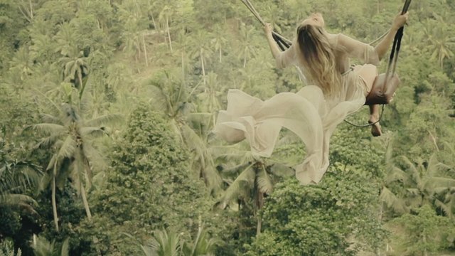 Tattoo (Clip officiel)