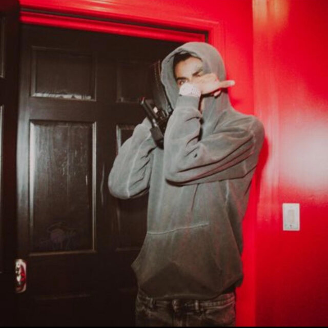Sky (feat. Pradabagshawty)
