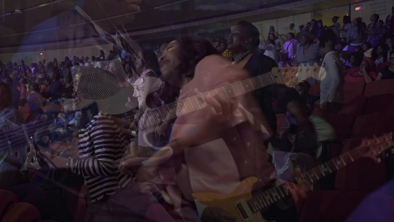 Hlala Nami (Live At The CTICC, Cape Town, 2019) (Wena Ongaguquki)