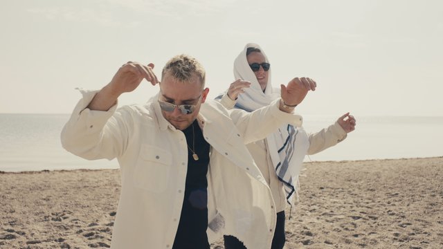 Nik & Jay (feat. Benjamin Hav)
