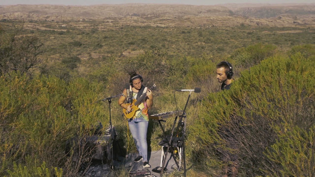 Canto al monte nativo/Dafne Usorach/Dueños de la nada