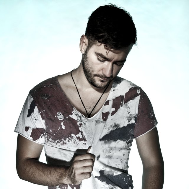 Pády