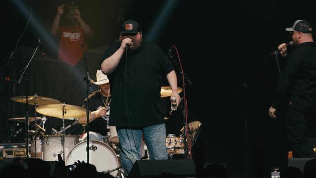 Hank and the Drinkin (Live)