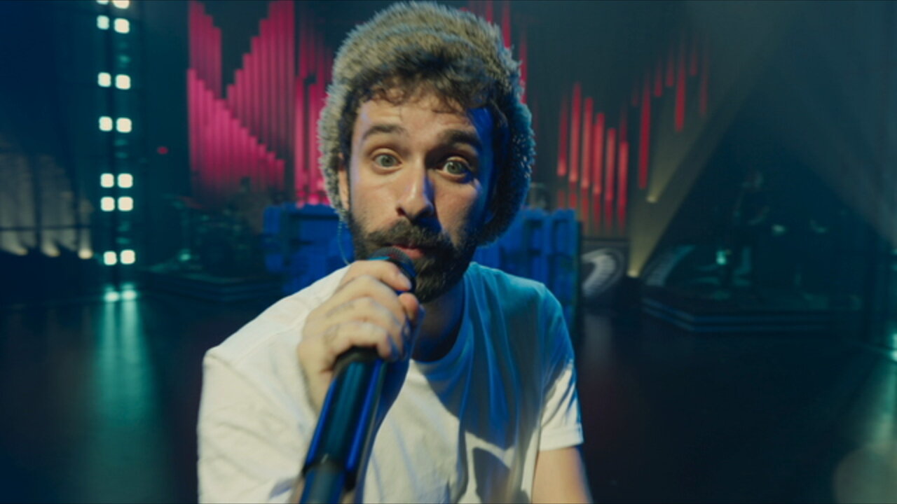 Ordinaryish People (feat. Blue Man Group)