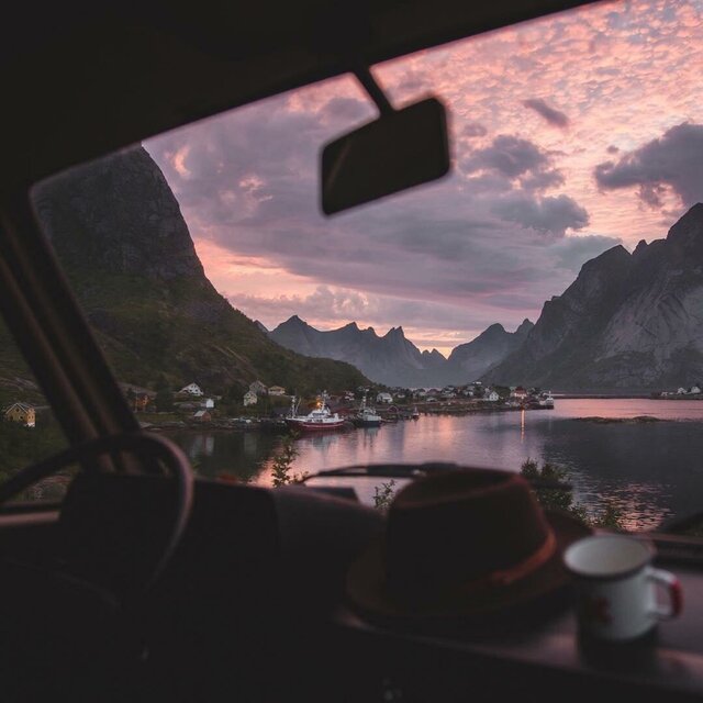 Night Feeling