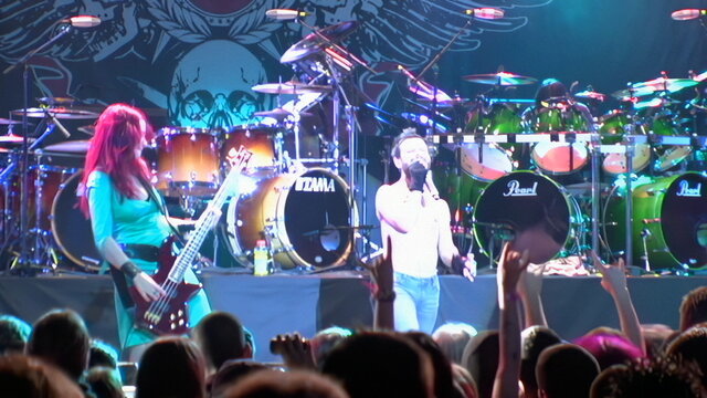 Tired 'N Lonely (Live at the Nokia Theatre, New York, NY, 12/15/2005)