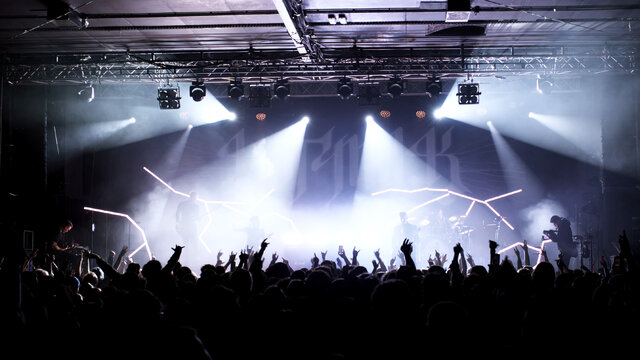 ZONED OUT/OVER YOUR DEAD BODY (Live at Manchester Academy)