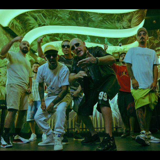 De Pe Calea Victoriei (feat. What's UP & Bulgaru)