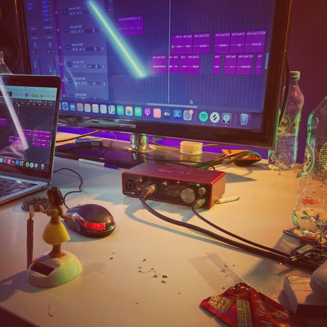 STUDIO