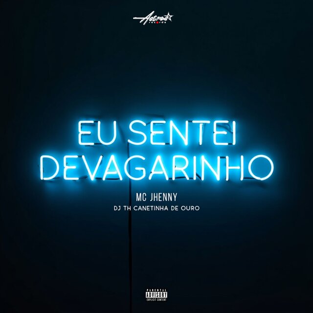 Eu sentei devagarinho