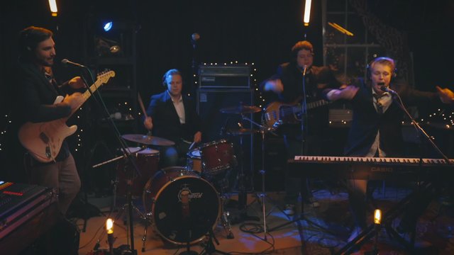 Long Time Comin' (Live At Dogtown Studios)