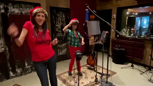 Santa's On A Rampage (feat. Rosie Flores)