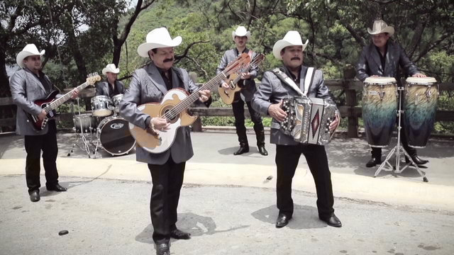 Pa' Qué Nos Dejan Solos