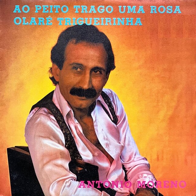 Ao Peito Trago uma Rosa
