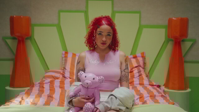 Girls Like You (Official Video)